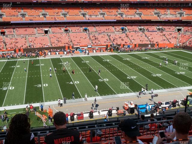 Huntington Bank Field - Section Club 307 Seat View