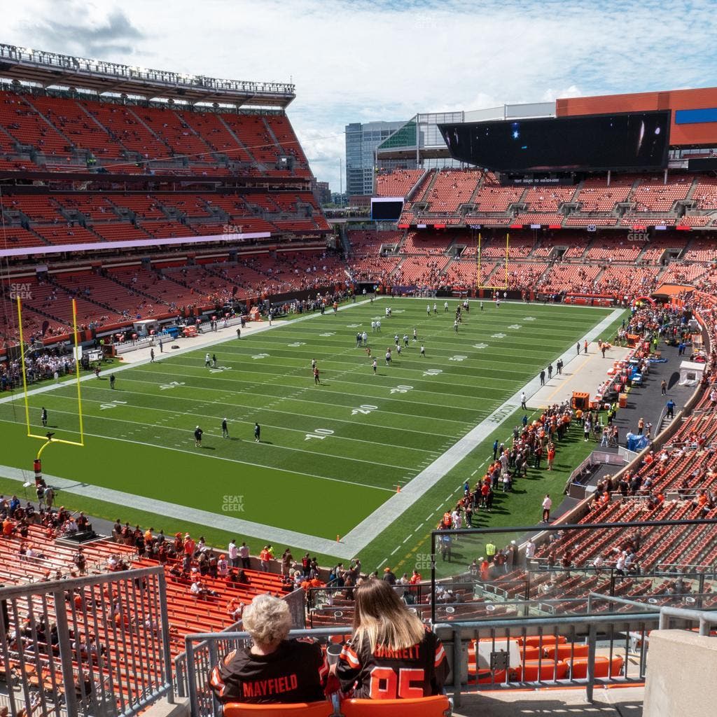 Huntington Bank Field - Section Club 324 Seat View