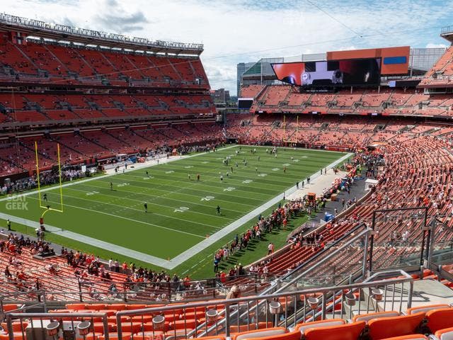 Huntington Bank Field - Section Club 325 Seat View