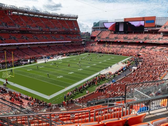 Huntington Bank Field - Section Club 326 Seat View