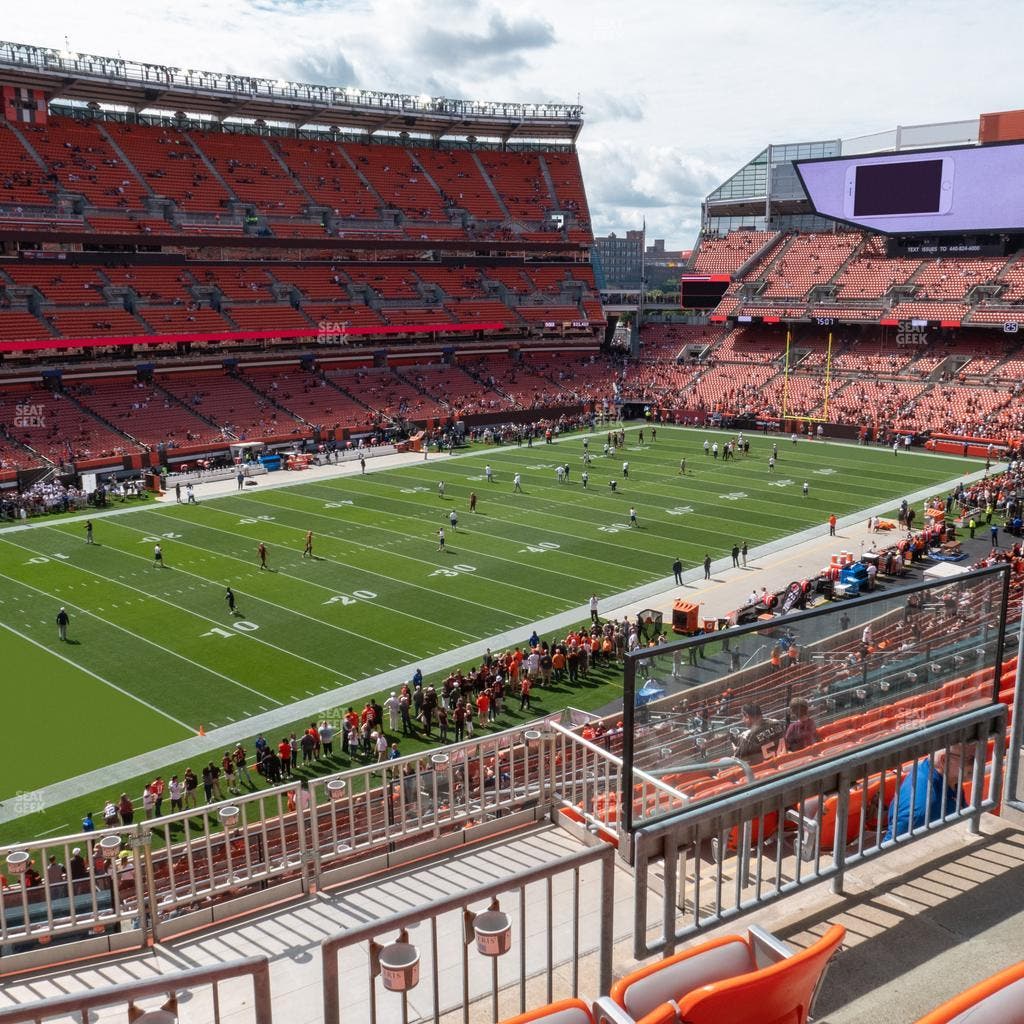 Huntington Bank Field - Section Club 328 Seat View