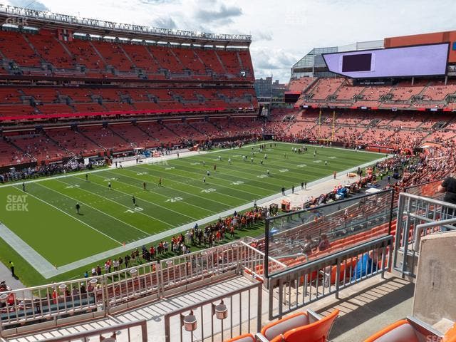 Huntington Bank Field - Section Club 328 Seat View