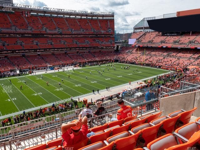 Huntington Bank Field - Section Club 330 Seat View