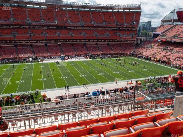 Huntington Bank Field - Section Club 332 Seat View
