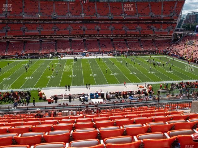 Huntington Bank Field - Section Club 333 Seat View