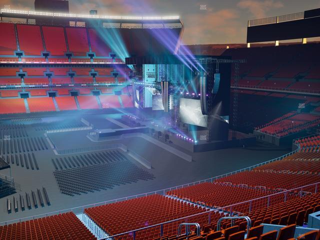 Huntington Bank Field - Section Club 333 Seat View