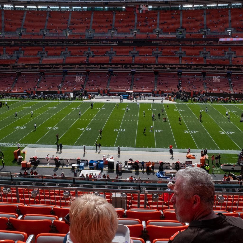 Huntington Bank Field - Section Club 334 Seat View