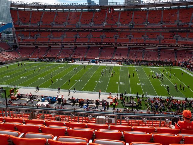 Huntington Bank Field - Section Club 335 Seat View