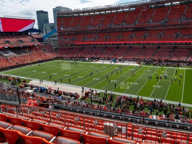 Huntington Bank Field - Section Club 337 Seat View