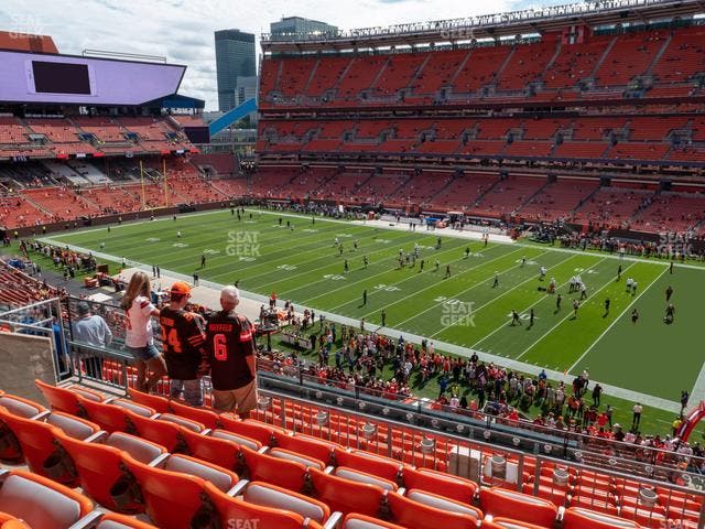 Huntington Bank Field - Section Club 338 Seat View