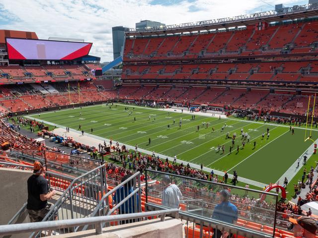 Huntington Bank Field - Section Club 339 Seat View