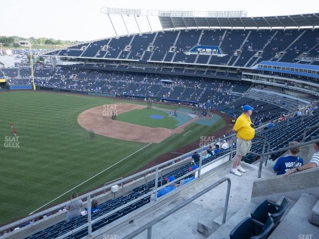 Kauffman Stadium - Section 402 R Seat View
