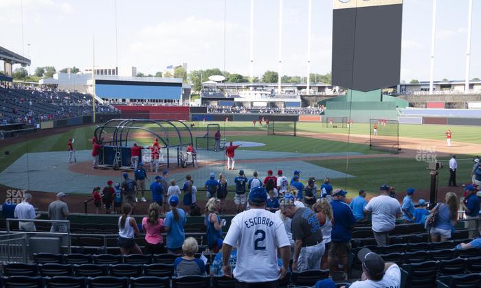 Kauffman Stadium - Section Umb Diamond Club 129 Seat View