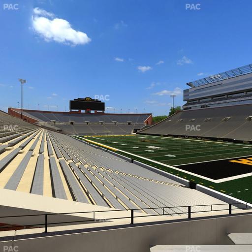 Kinnick Stadium - Section 140 Seat View
