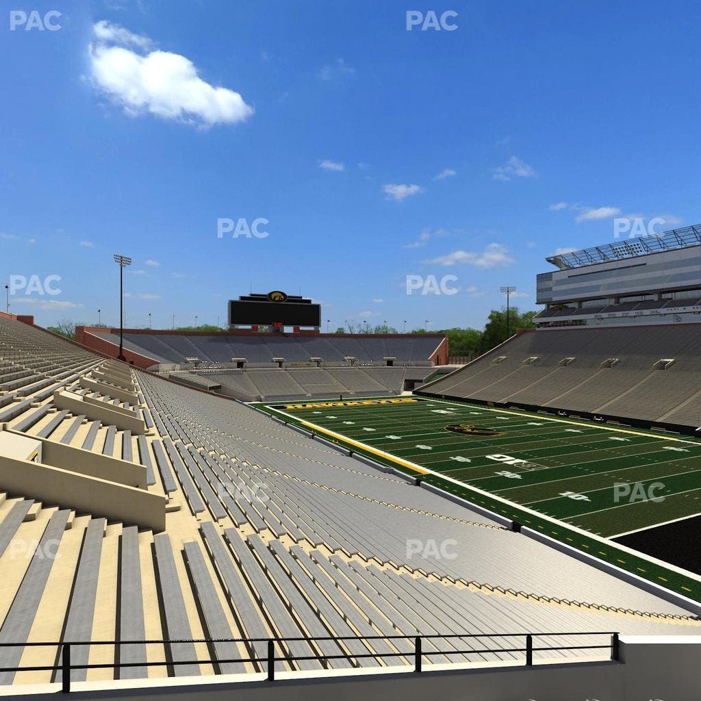 Kinnick Stadium - Section Ted Pacha Family And Kinnick Edge Club Seat View