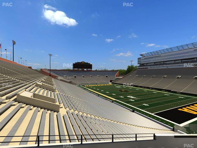 Kinnick Stadium - Section Ted Pacha Family And Kinnick Edge Club Seat View