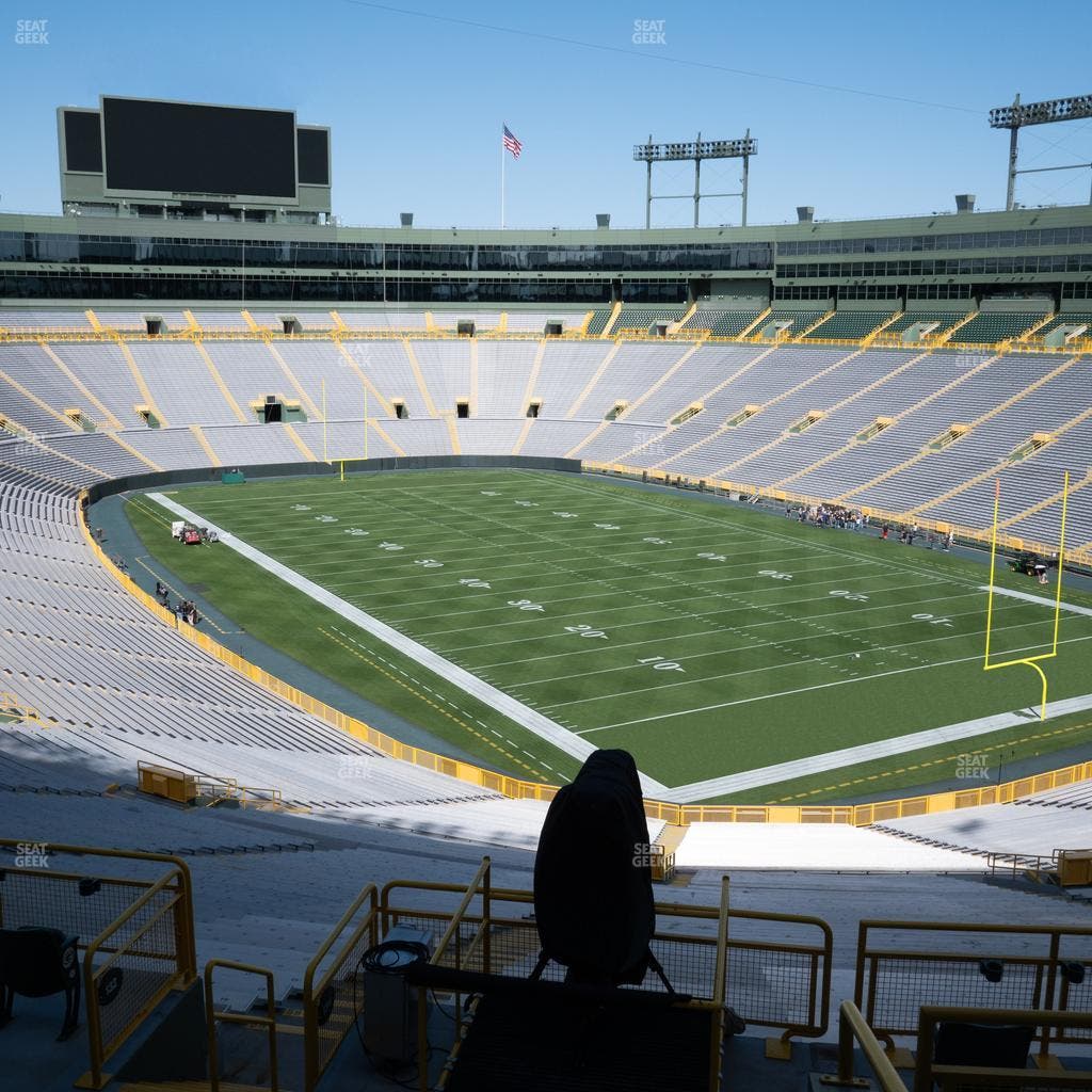 Lambeau Field - Section 432 S Seat View