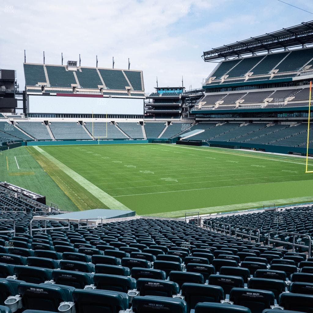 Lincoln Financial Field - Section Main Concourse Suite 1 Seat View