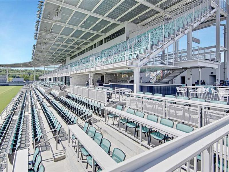 Loge rail