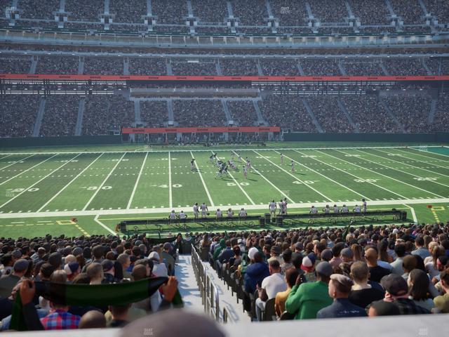 MetLife Stadium - Section Commissioners Club 13 Seat View