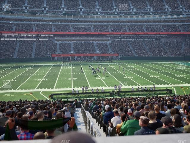 MetLife Stadium - Section Commissioners Club 13 Seat View