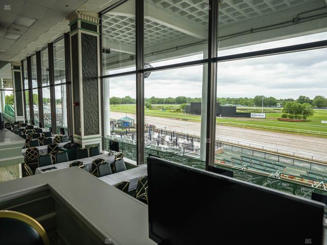Monmouth Park - Section Dining Club Table 24 Seat View