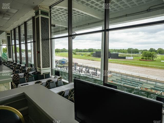 Monmouth Park - Section Dining Club Table 24 Seat View