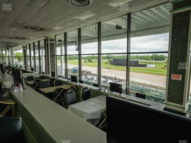Monmouth Park - Section Dining Club Table 32 Seat View