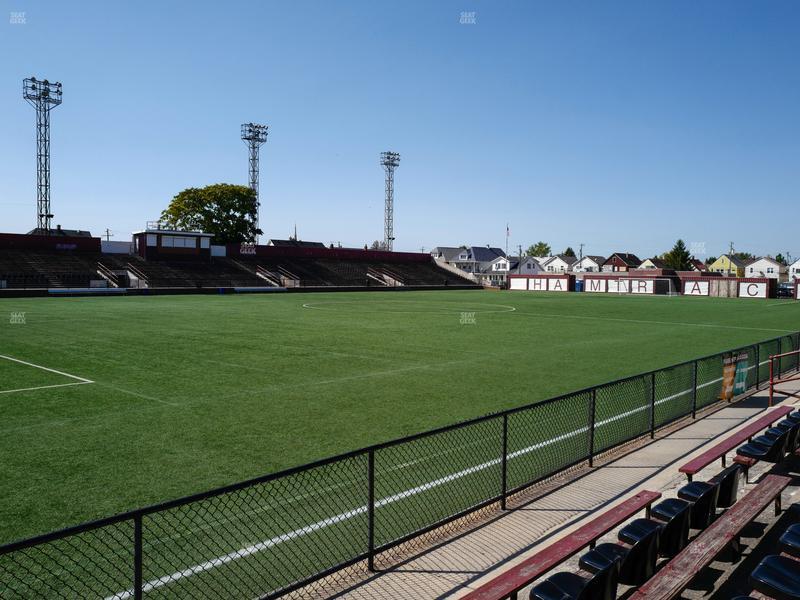 Section railyard-club-3, Row c