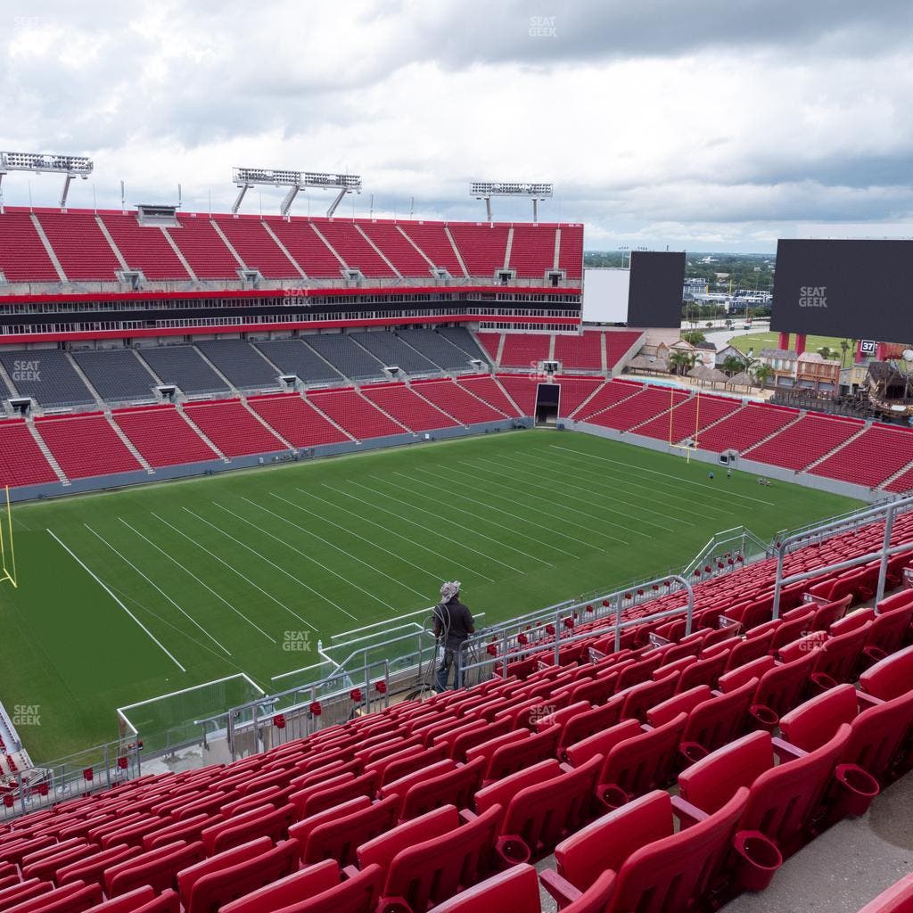 Raymond James Stadium - Section Hall Of Fame Club South 3 Seat View