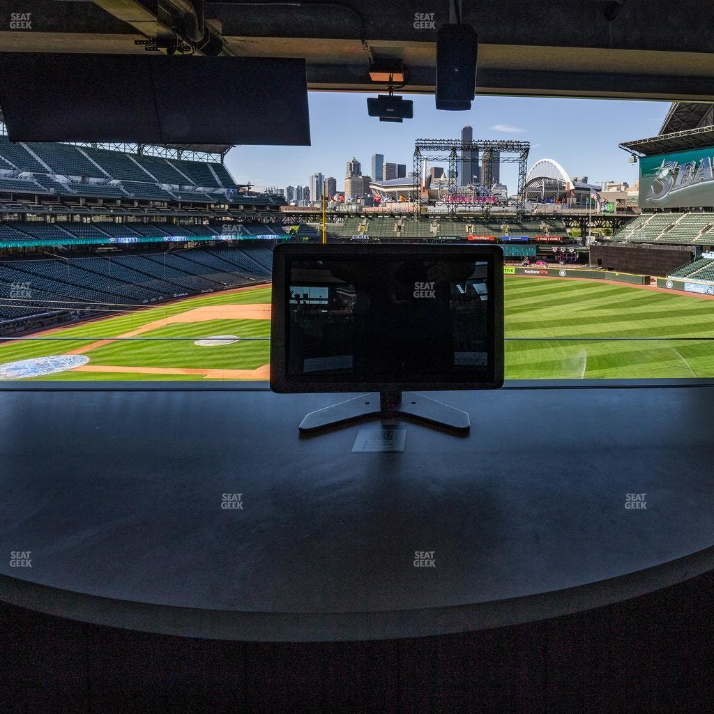 T-Mobile Park - Section 220 Table 3 Seat View