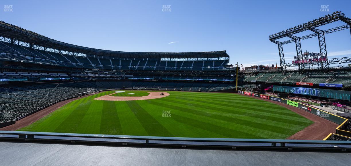 T-Mobile Park - Section Hit It Here Cafe Outside 4 Seat View