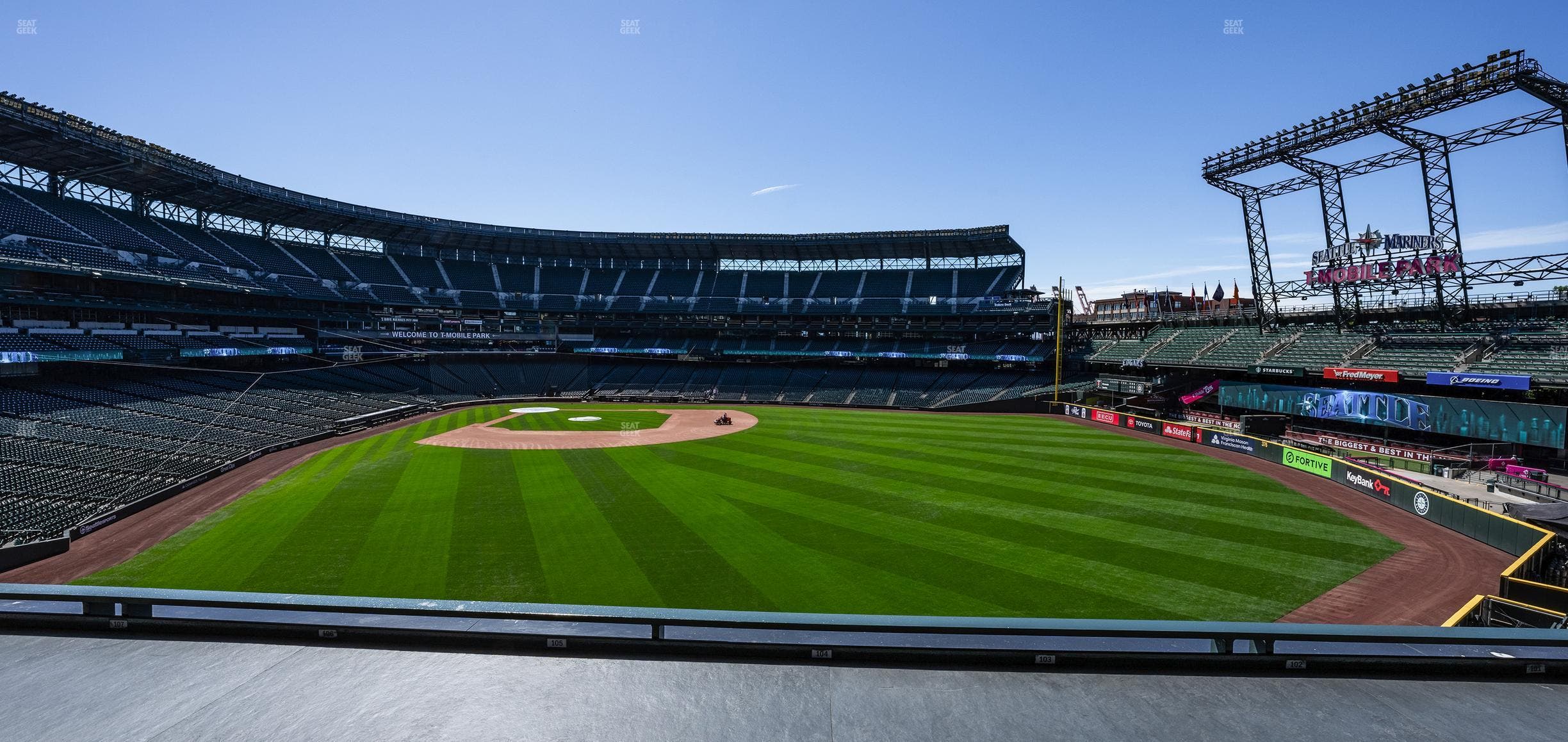 T-Mobile Park - Section Hit It Here Cafe Outside 4 Seat View
