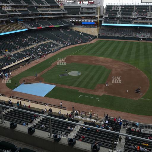 Target Field - Section 208 Seat View