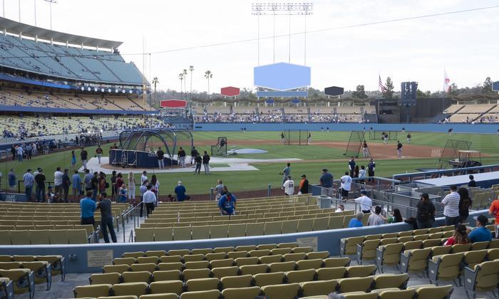 UNIQLO Field at Dodger Stadium - Section 10 Fd Seat View