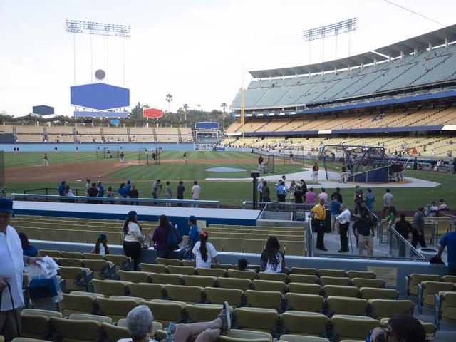 UNIQLO Field at Dodger Stadium - Section 15 Fd Seat View