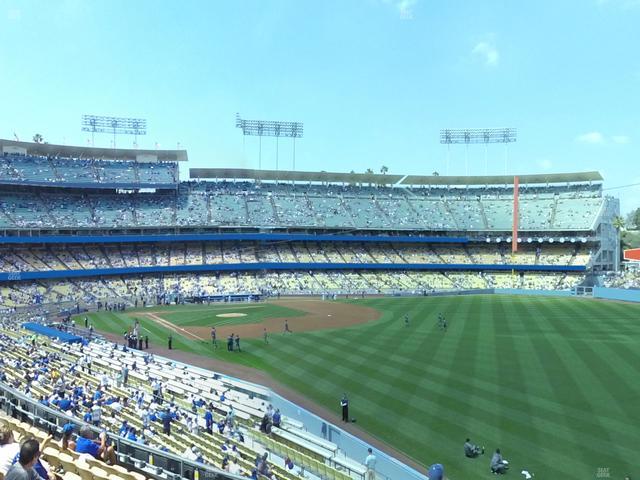 UNIQLO Field at Dodger Stadium - Section 162 Lg Seat View