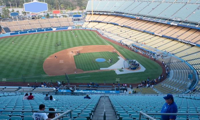 UNIQLO Field at Dodger Stadium - Section 17 Rs Seat View