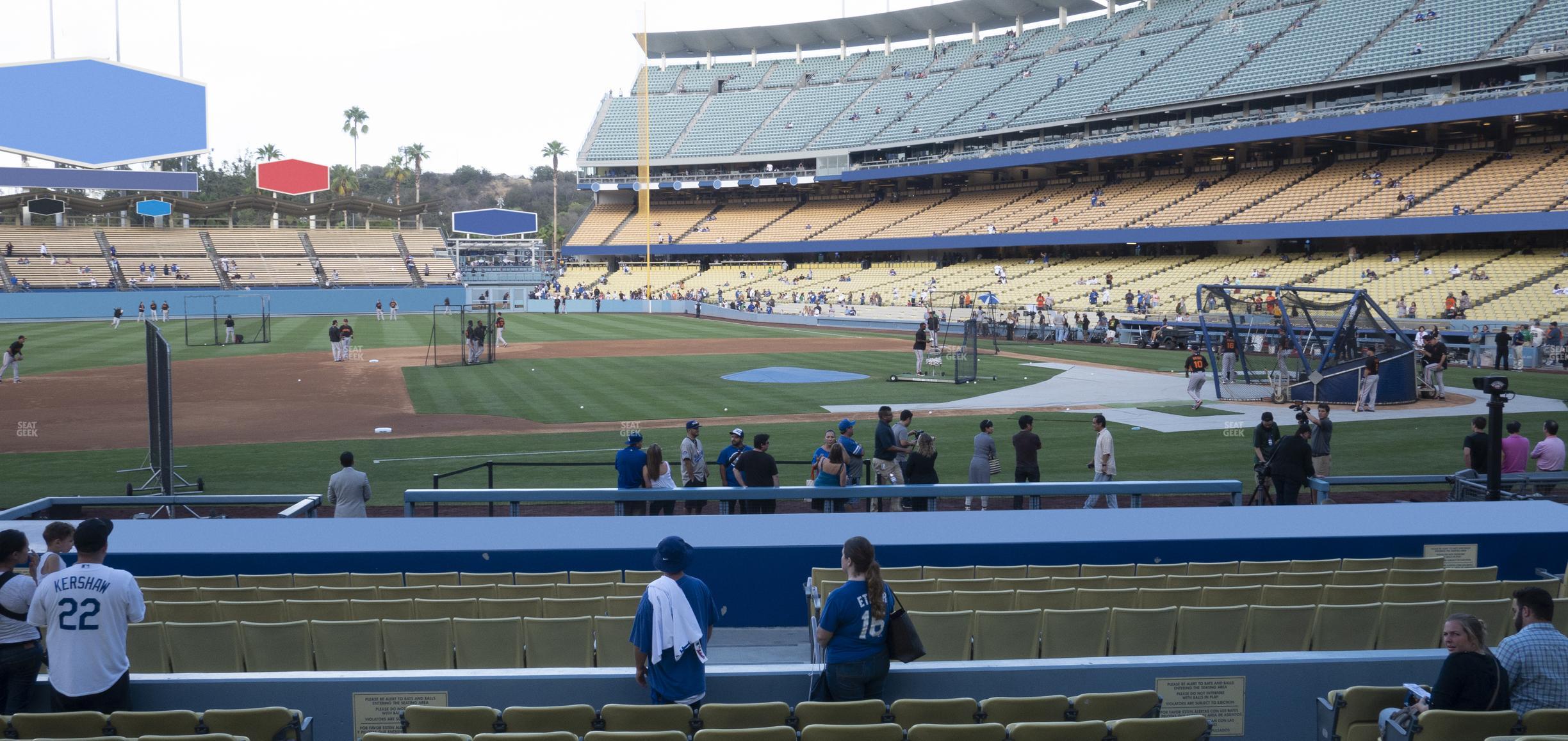 UNIQLO FIELD AT DODGER STADIUM サングラス UNIQLO Field at Dodger Stadium - Section Stadium Club Box 5 Seat