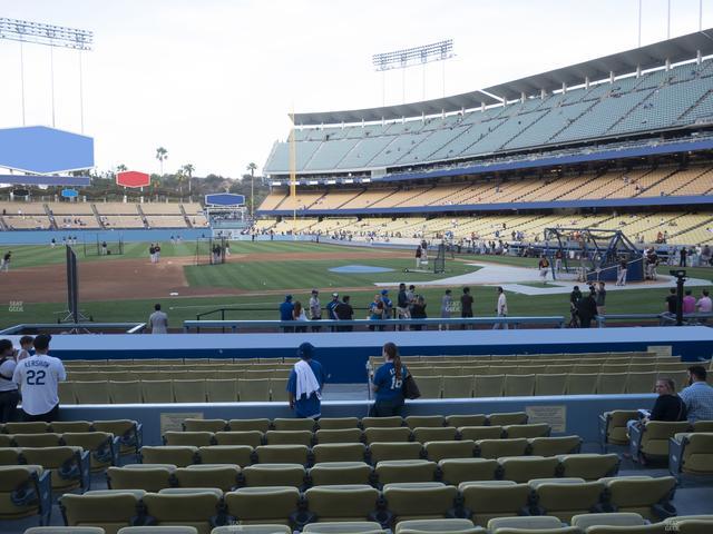 UNIQLO Field at Dodger Stadium - Section 19 Fd Seat View