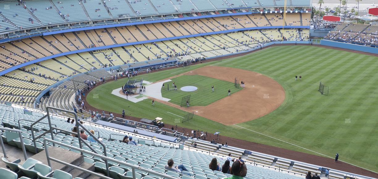 UNIQLO Field at Dodger Stadium - Section 30 Rs Seat View