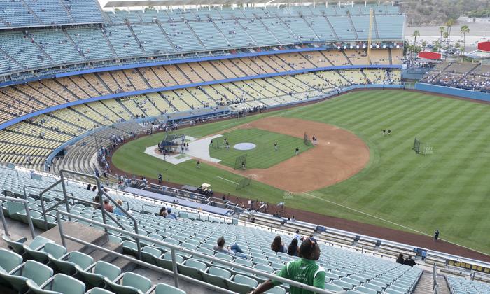 UNIQLO Field at Dodger Stadium - Section 30 Rs Seat View