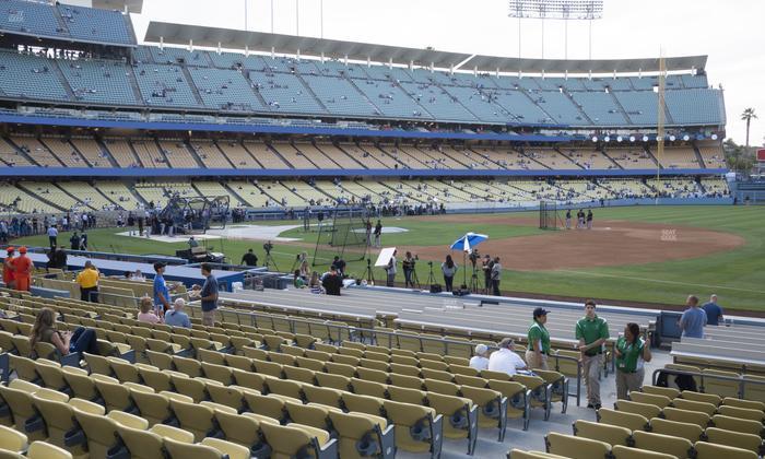UNIQLO Field at Dodger Stadium - Section 32 Fd Seat View
