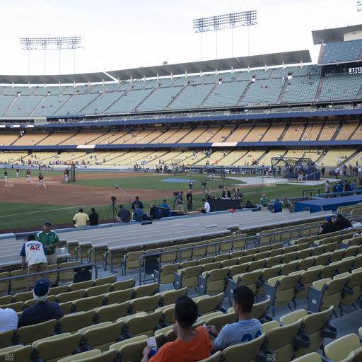 UNIQLO Field at Dodger Stadium - Section 33 Fd Seat View