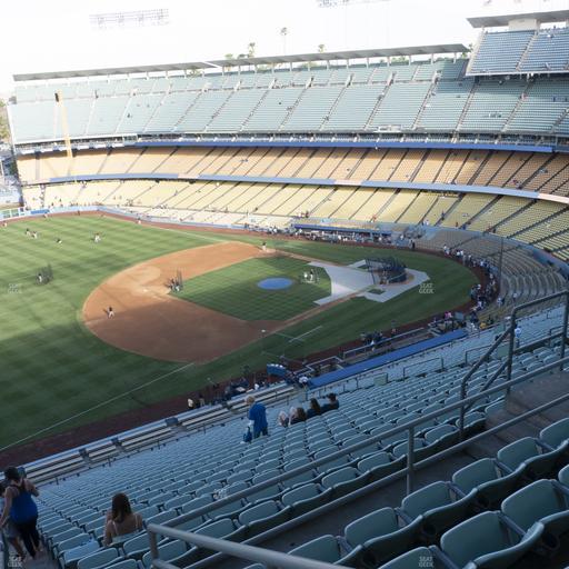 UNIQLO Field at Dodger Stadium - Section 33 Rs Seat View