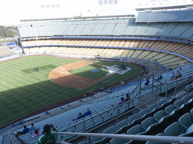UNIQLO Field at Dodger Stadium - Section 37 Rs Seat View