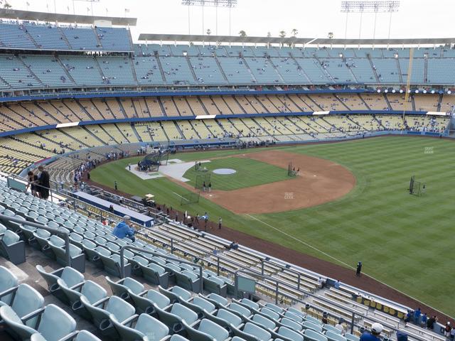 UNIQLO Field at Dodger Stadium - Section 40 Rs Seat View