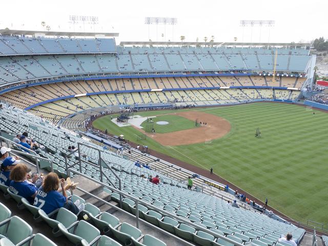 UNIQLO Field at Dodger Stadium - Section 42 Rs Seat View