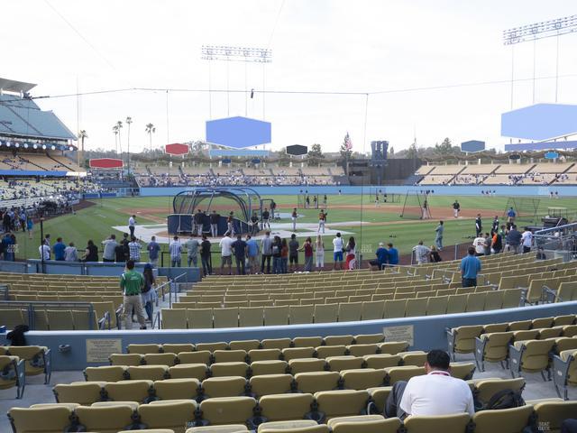 UNIQLO Field at Dodger Stadium - Section 6 Fd Seat View