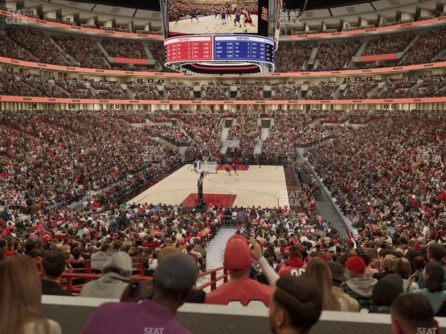 United Center - Section Level I Suite 14 Seat View